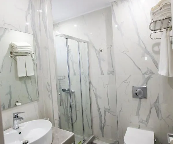 Stella Boutigue * Néa Péramos